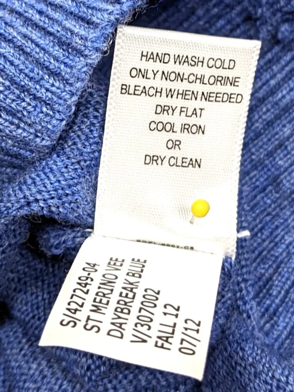 Mens Banana Republic Extra Fine Merino Wool Sweater XL Peacock Blue V-neck